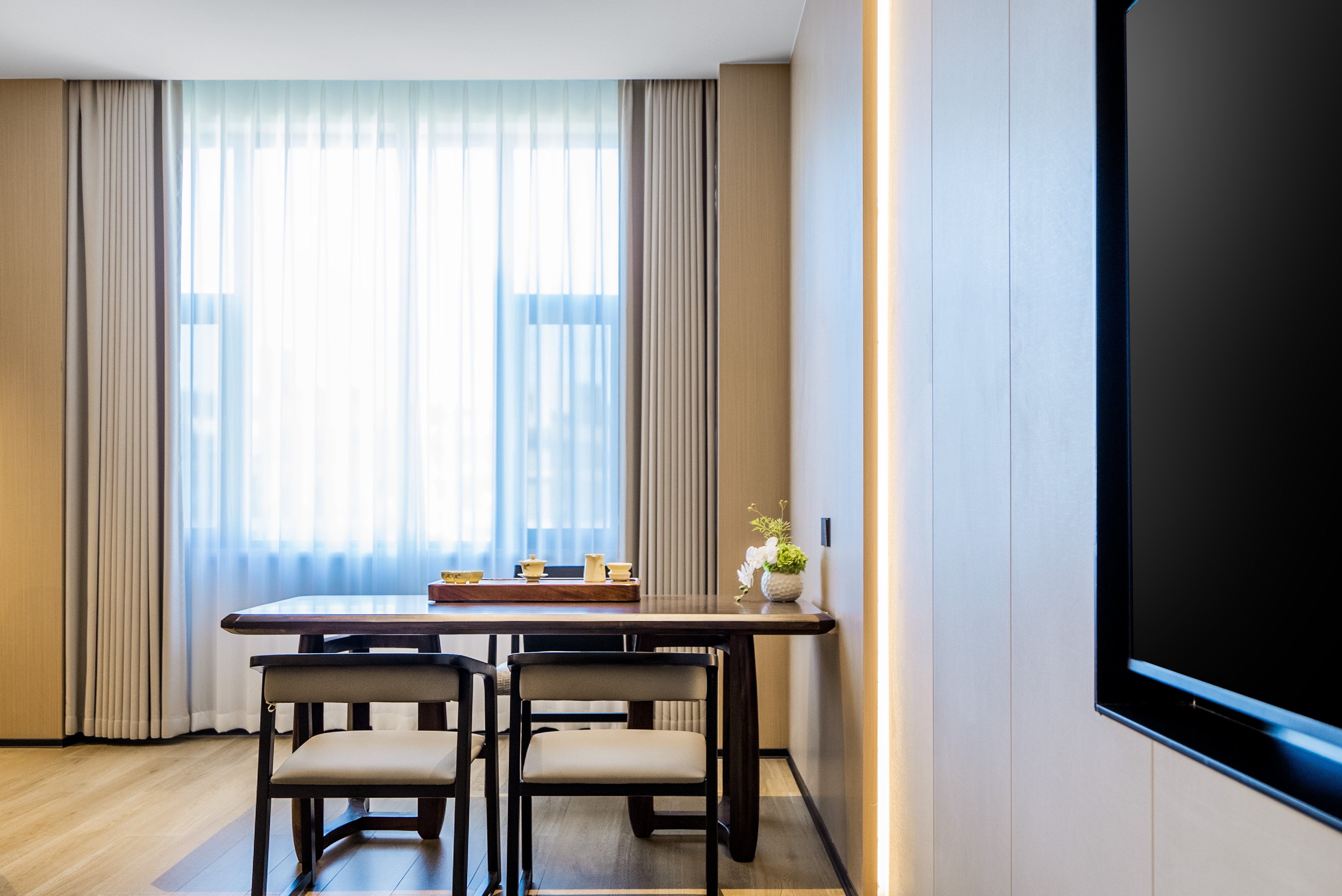 輕奢浴缸大床房（休閑茶座+助眠床墊）