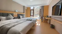 KYIKHANGADVANCEDCONDITIONEDGRANDHOTEL