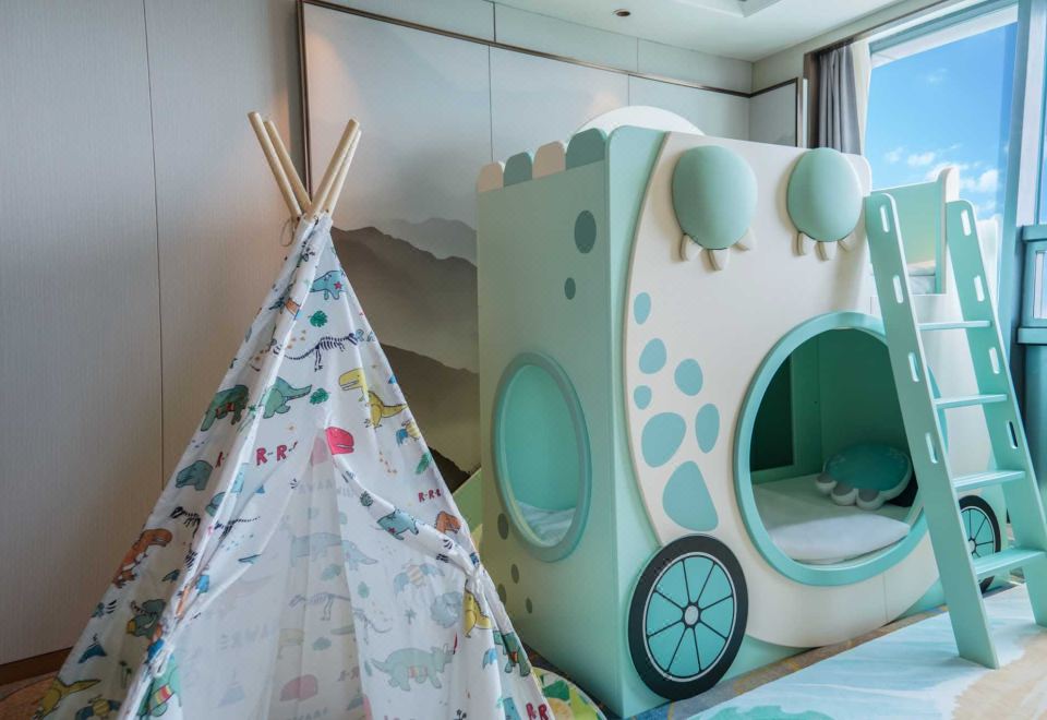 恐龙蛋主题亲子套房