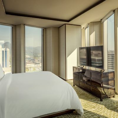 Palace-View Executive Suite Four Seasons Hotel Seoul Promo Code