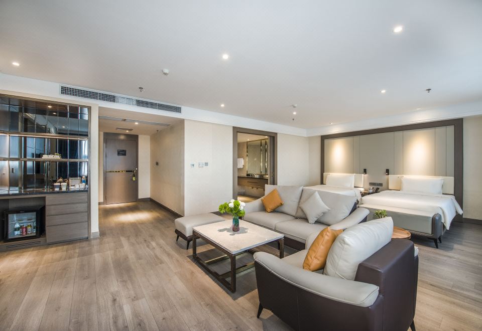 Yangjiang Jiangcheng Junyi Square Atour X HotelJimu Family Room (Mini Fridge + Extra-Large Bathtub + Sofa)