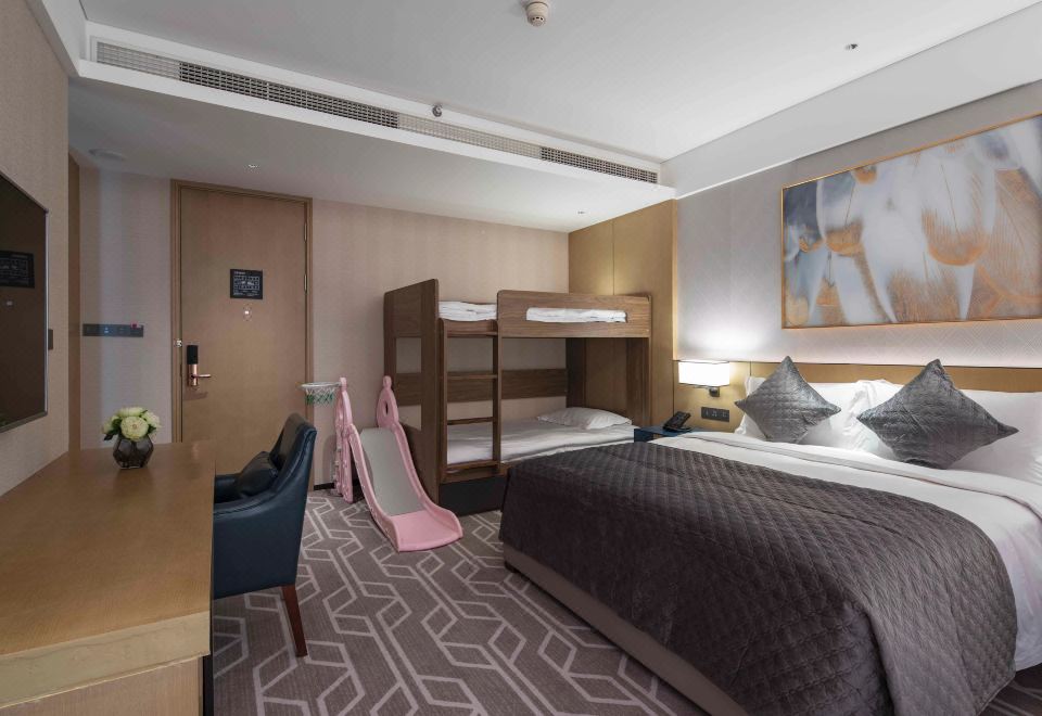 亲子房B（小王子小童洗护+80支贡缎床品+金可儿床垫）