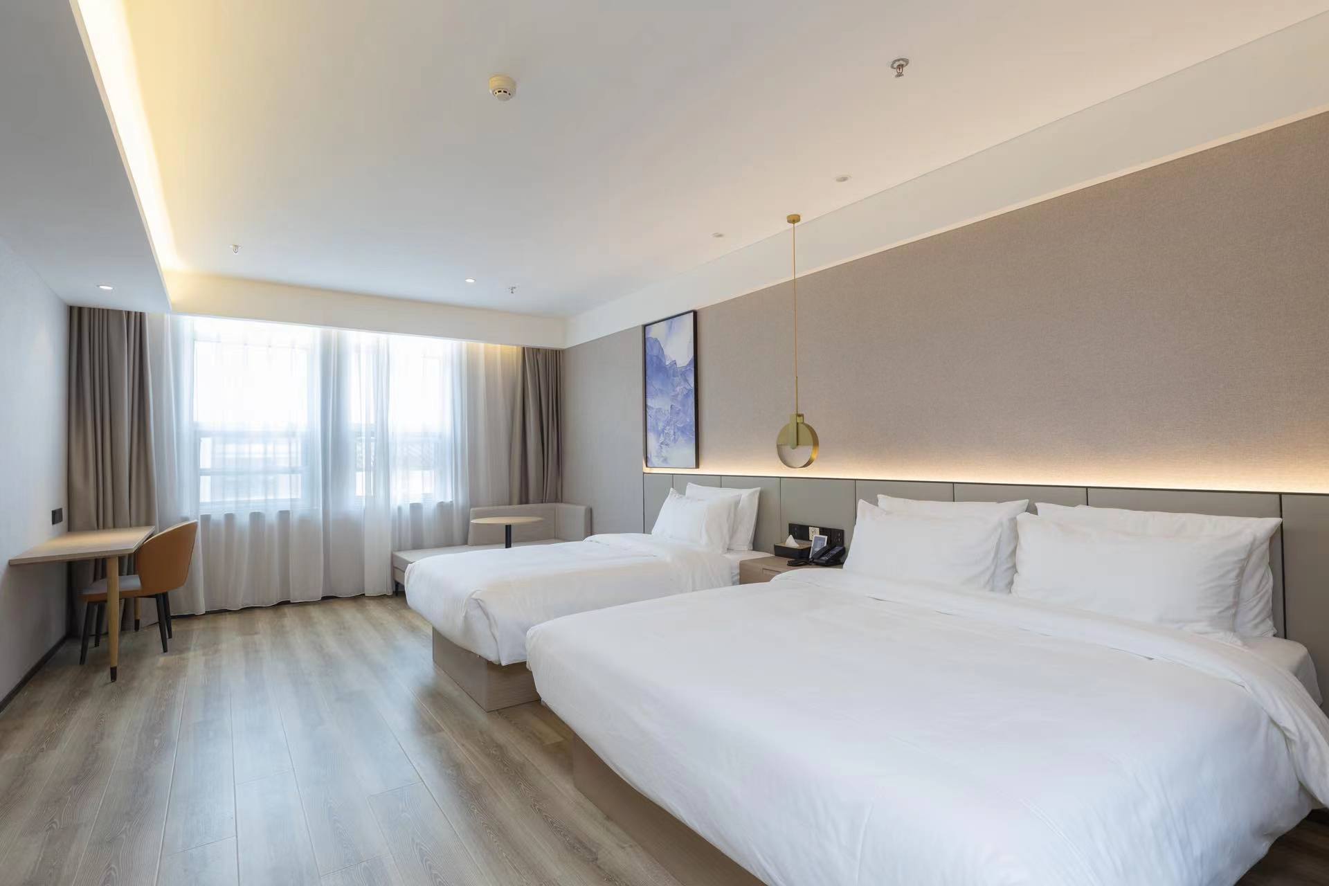 家庭房（可投屏55寸电视+喜临门床垫+自助洗衣）