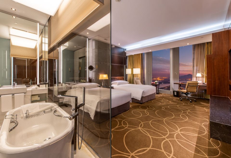 InterContinental NanjingExecutive Deluxe Lake-view Twin Room