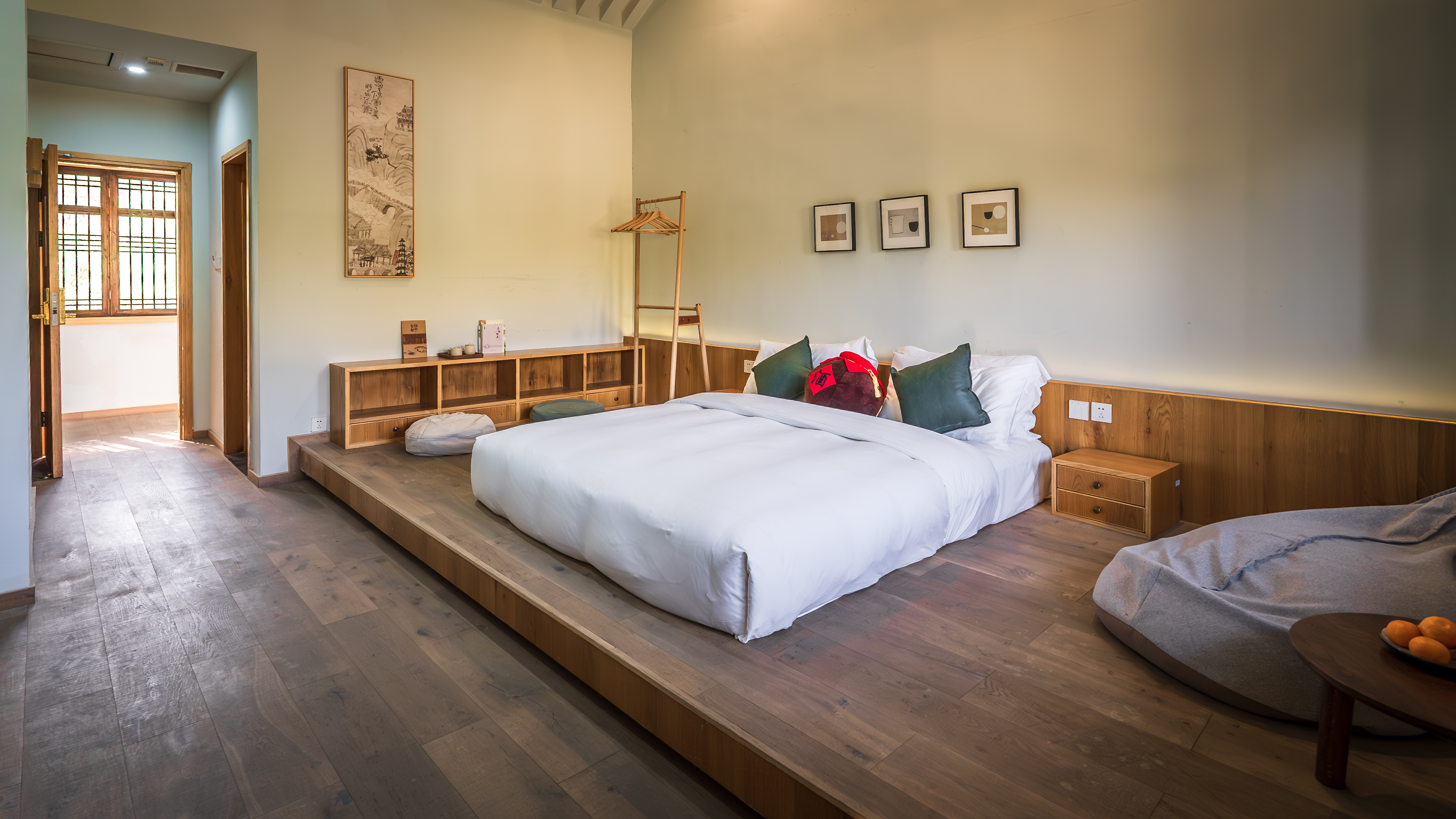 元红·榻榻米大床房