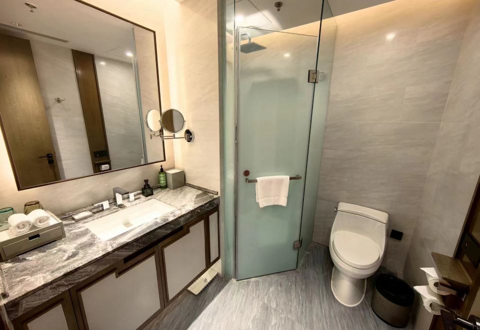 豪華尊享家庭套房（全屋空氣凈化機+全智能客控+冰箱）