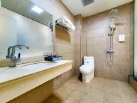 Xingcheng Business Hotel (Runfeng Plaza Store, Shangrao Wannian Pedestrian Street) Hotels in Wannian