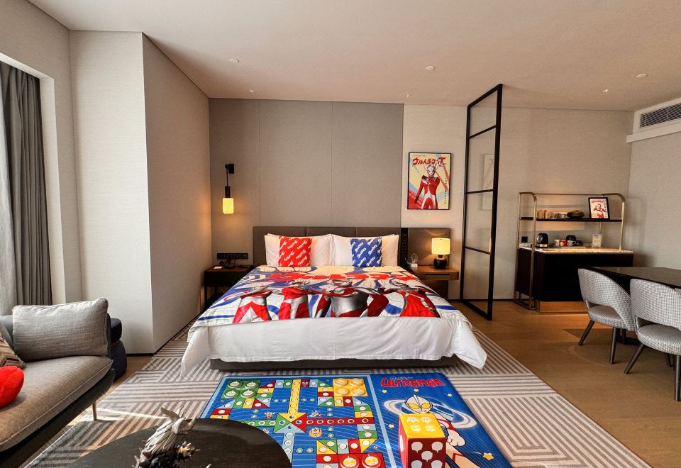 奥特曼尊享大床房（小童游乐+Coffee机+Minibar）