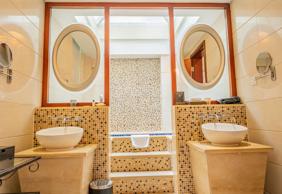 Dongguan Tangxia Goodview Hot Spring HotelDuplex Family Friendly Suite - Near Pool