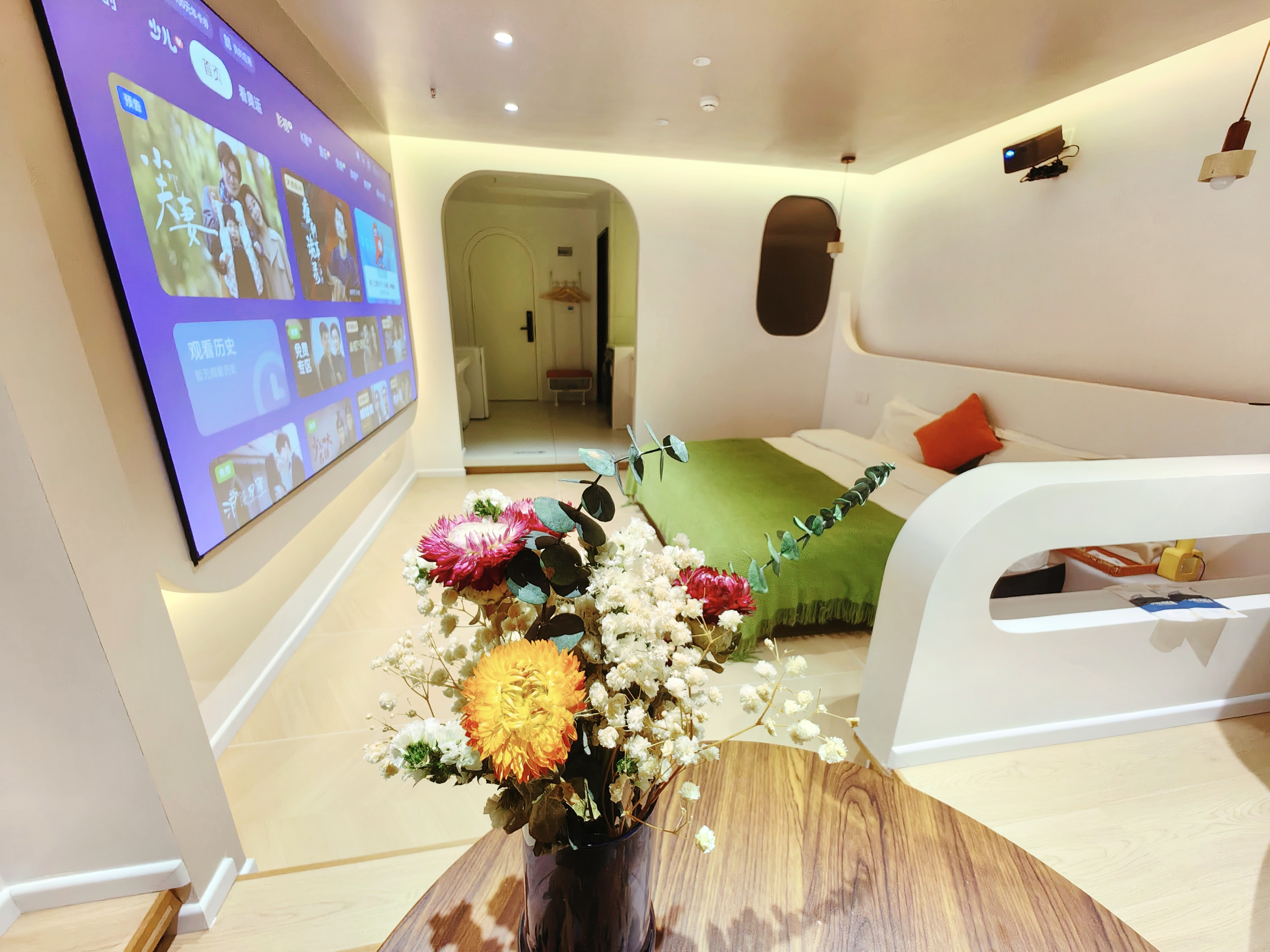 晨暉（浴缸·冰箱·洗衣機·沙發·巨幕投影·智能客控）