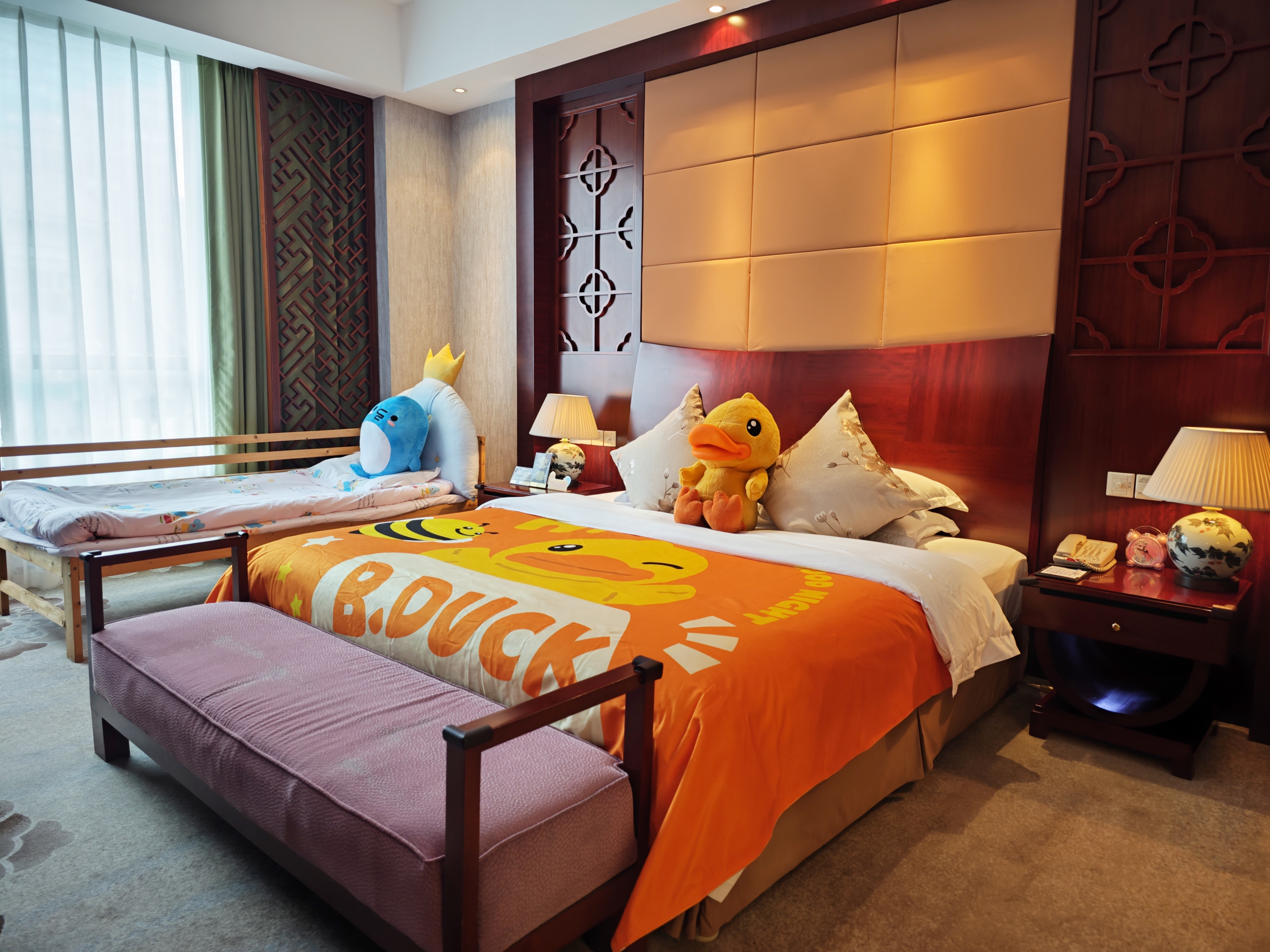 小黄鸭亲子主题房