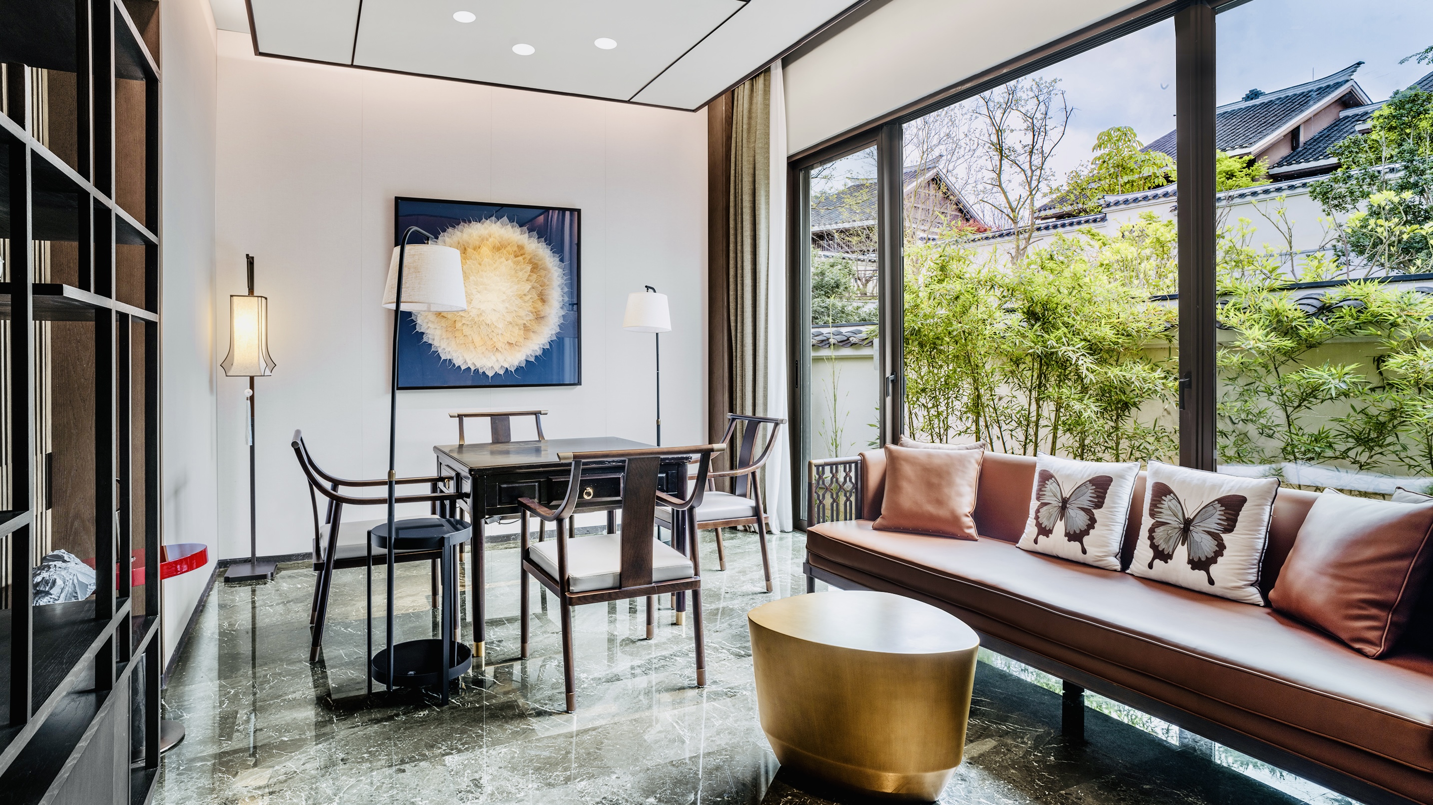 湖景庭院露台三卧别墅