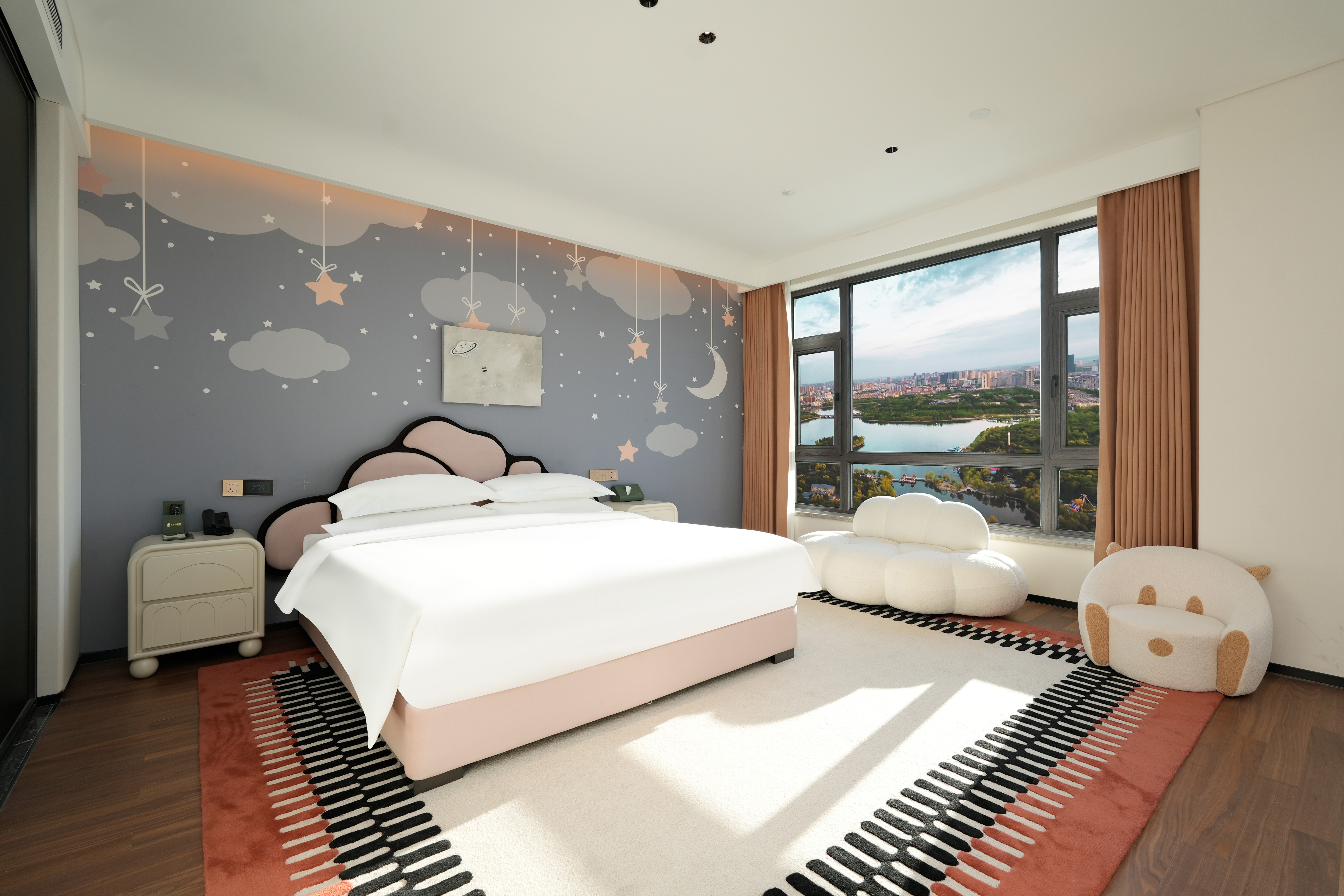 Changbaishan Hotel星空主题亲子房