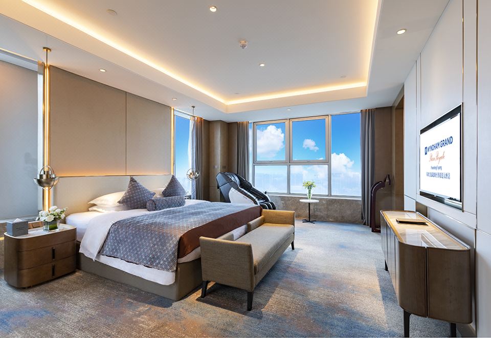 至尊行政高空城景套房-养生减压