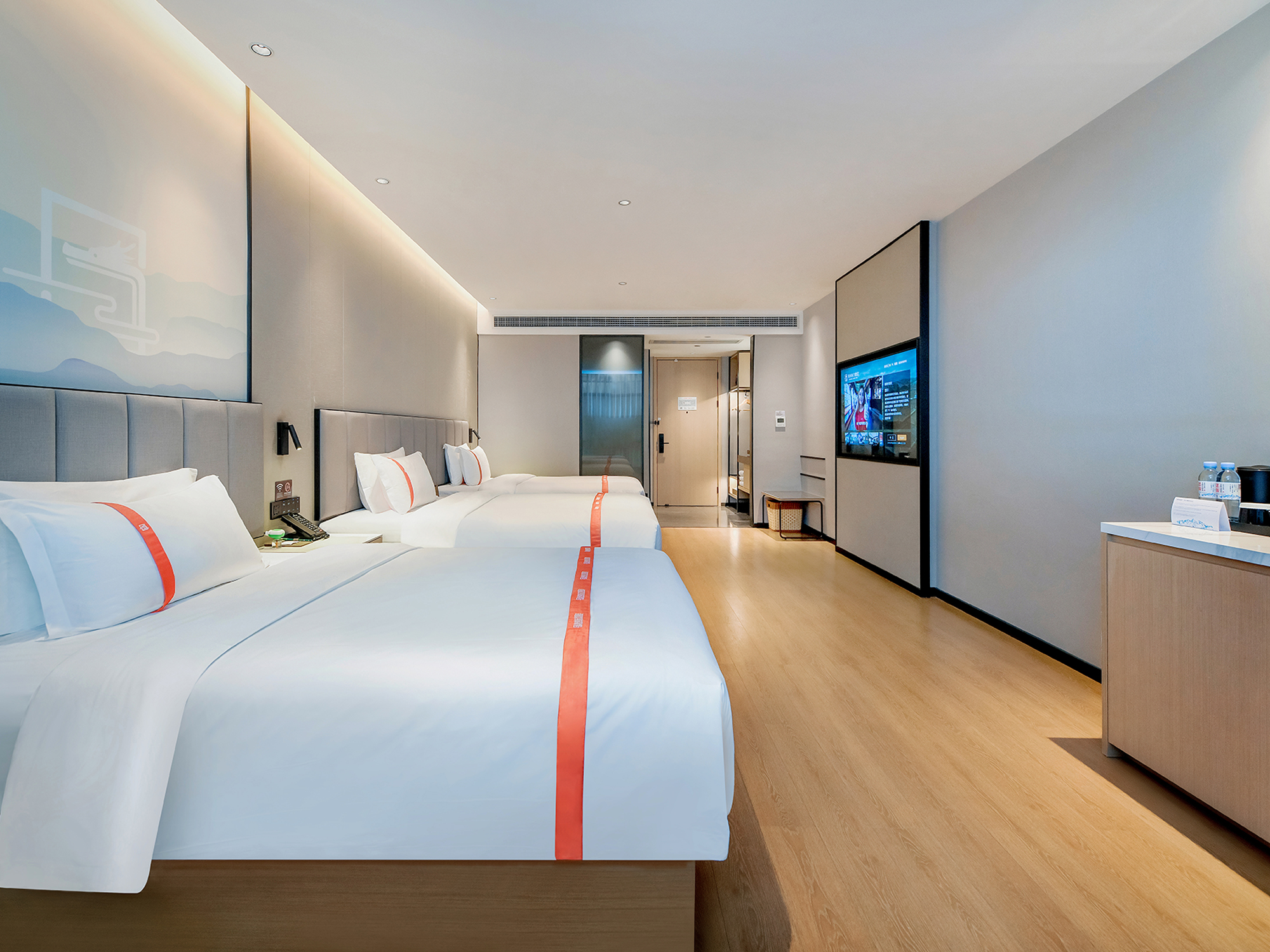 豪华三床房（落地窗+休闲时光）