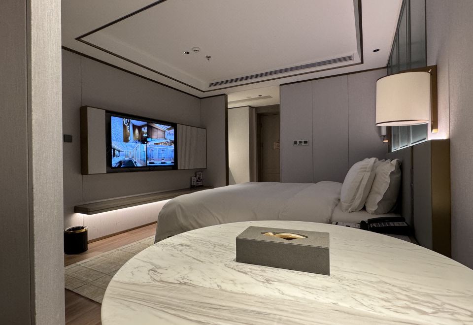 Wyndham Hangzhou LinpingDeluxe King Room