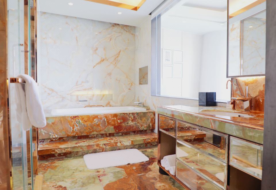 暖汤温泉·低楼层·湖景大床房