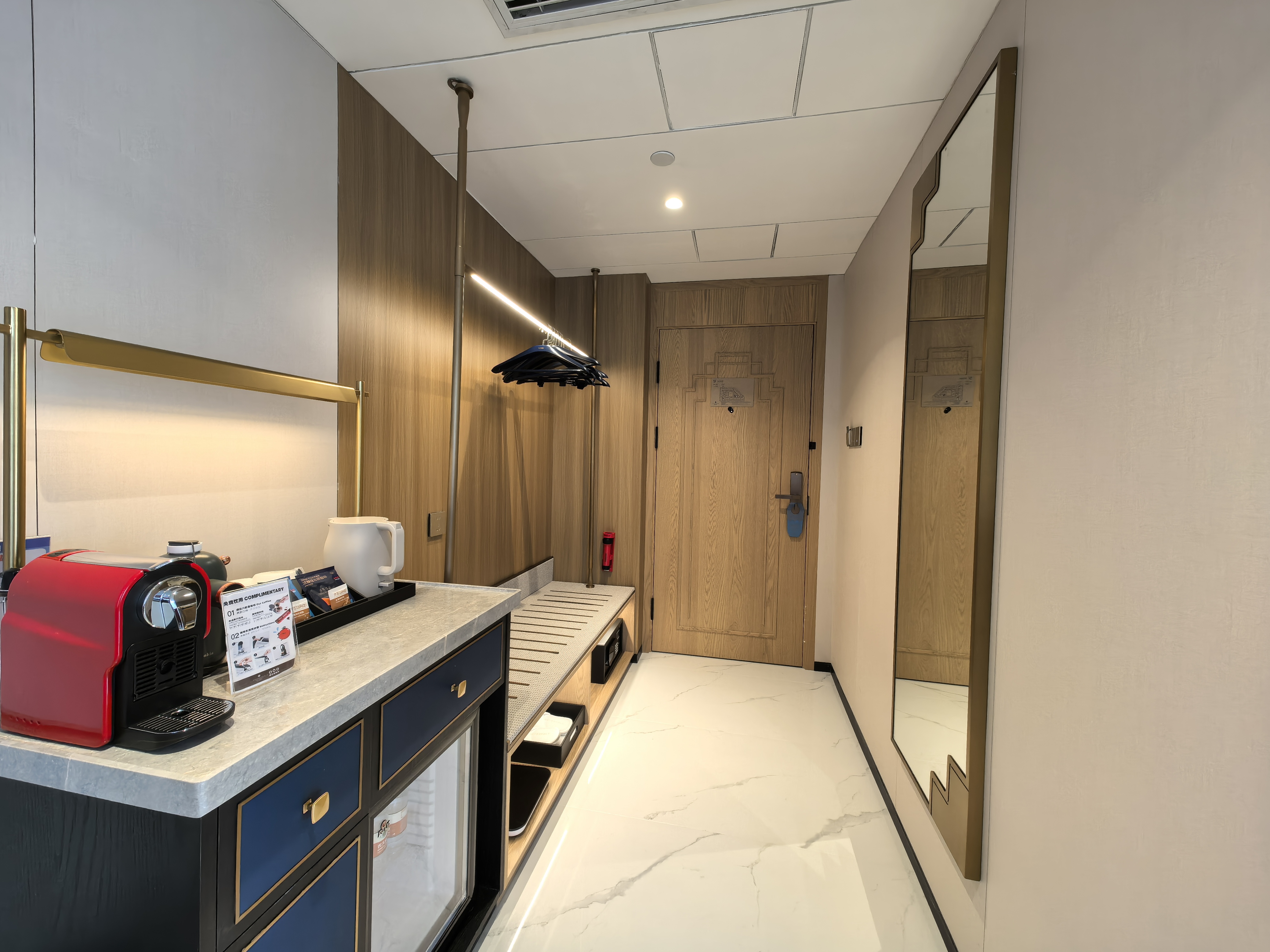 行政尊享套房（功夫茶具-乳膠枕頭-智能客控）