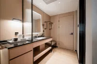 Waterfront Huiting Hot Spring Hotel