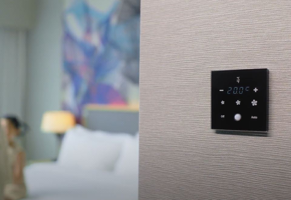 Grand Deluxe Waterfront Room (Newly Renovated Room)