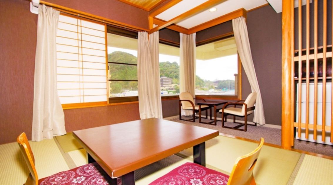 【无烟】经济型日式西式双床房，6张榻榻米，带室内浴池（山景）