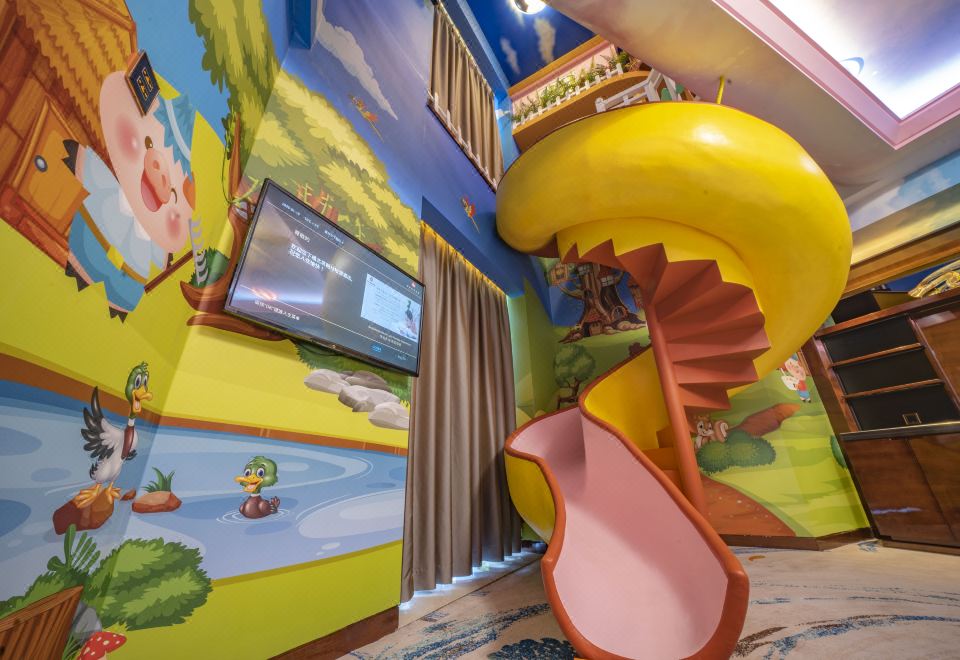 Zhaolin Grand Hotel BeijingLittle Pig Henry Duplex Suite