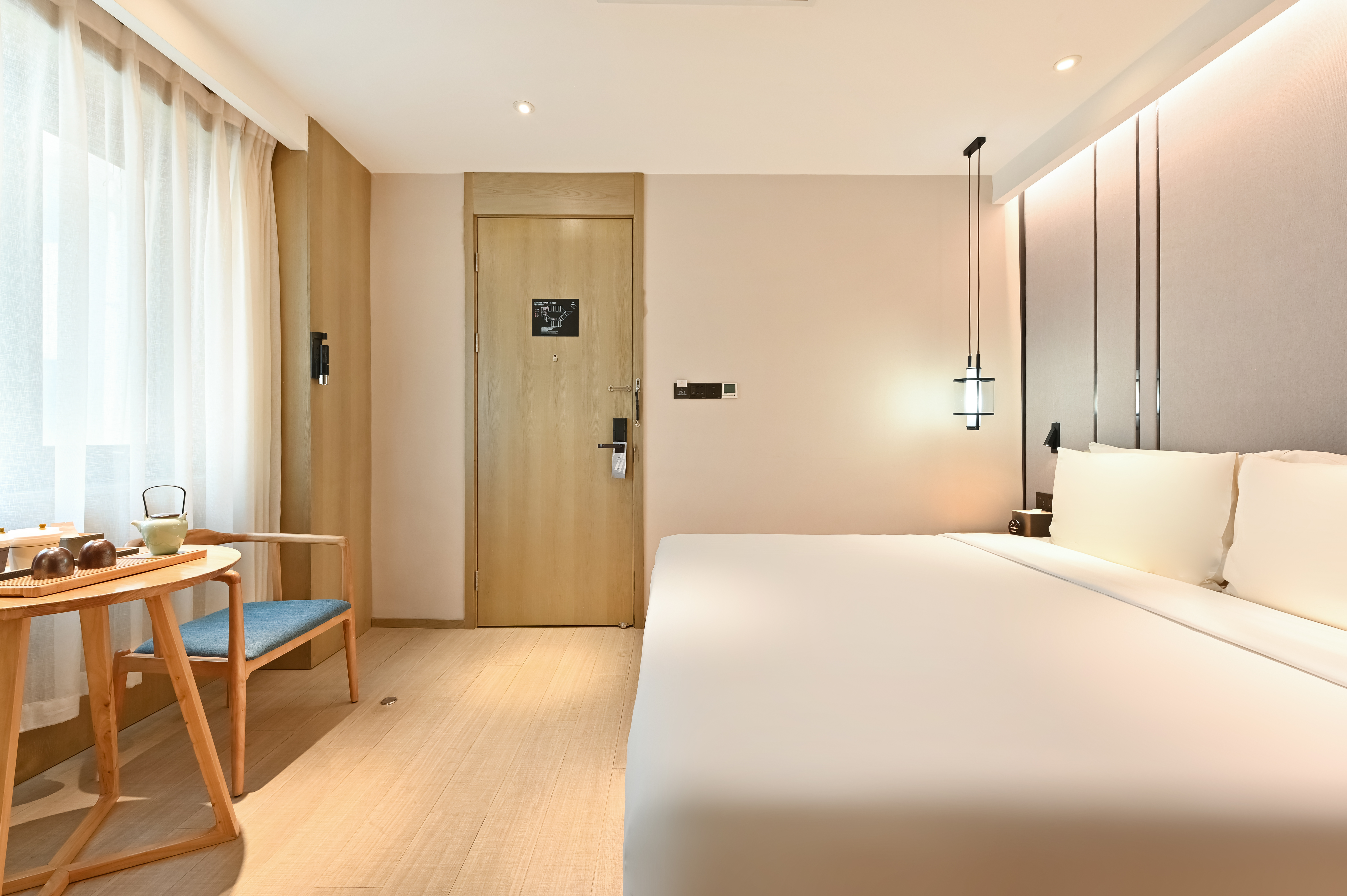 雅致房（空气净化器+手机投屏）