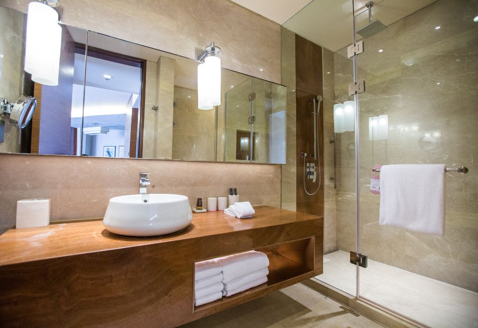 一室湖景公寓房