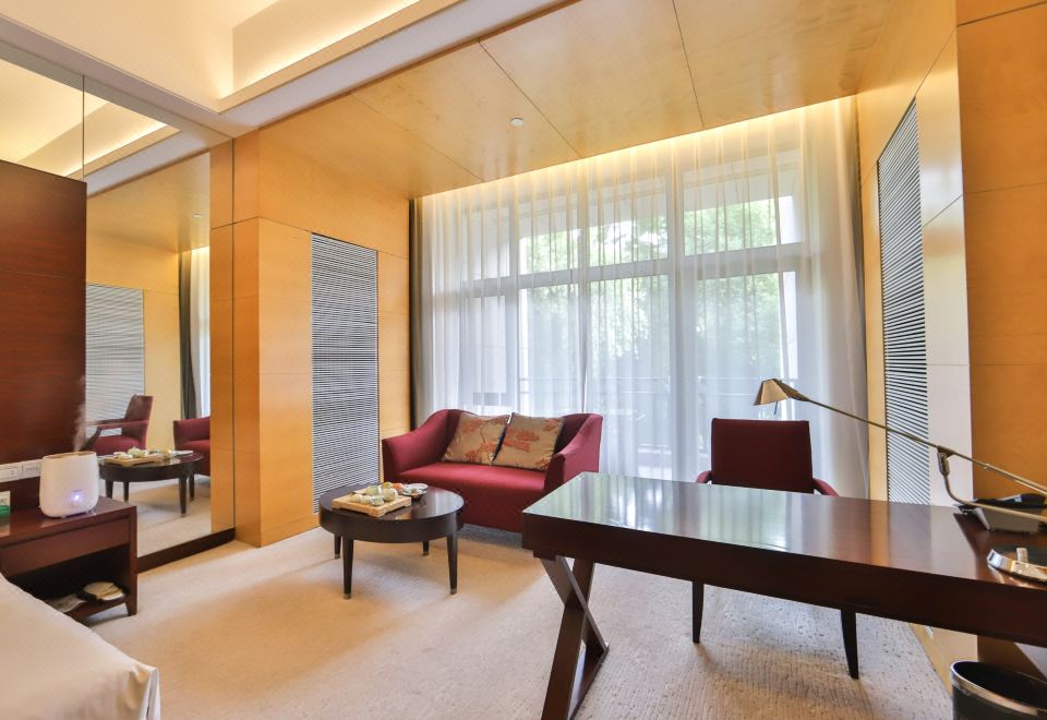 七栋桦林风景大床房