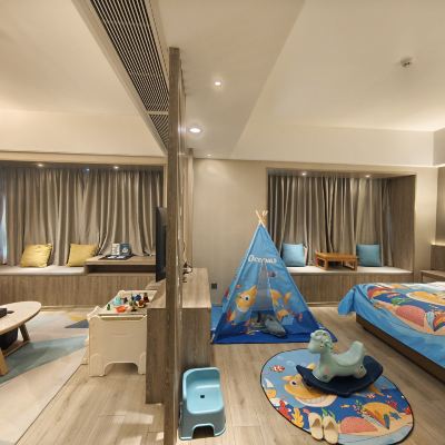 親子套房 | 一室一廳·海洋風·玩具·舒睡·浴袍·枱燈·化粧鏡·梳化床·熨燙機+冰箱贈飲+電視投屏 瑞濤酒店（佛山順德清暉園店）優惠