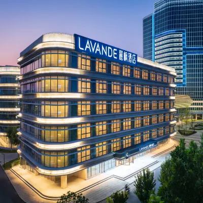 Lavande Hotel (Baoding Lekai North Avenue Yuanchuang Smart Center) Hotel dekat Baoding Botanical Garden