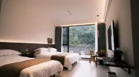 "Ru Yuan Xiao Zhu" B&B in Yunhe Terrace.