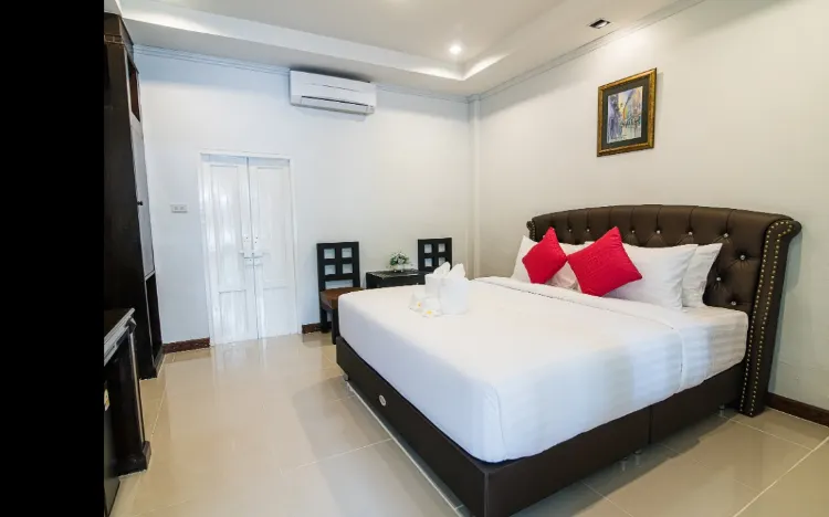 ห้องเตียงใหญ่ 1 เตียง วิวสระน้ำ