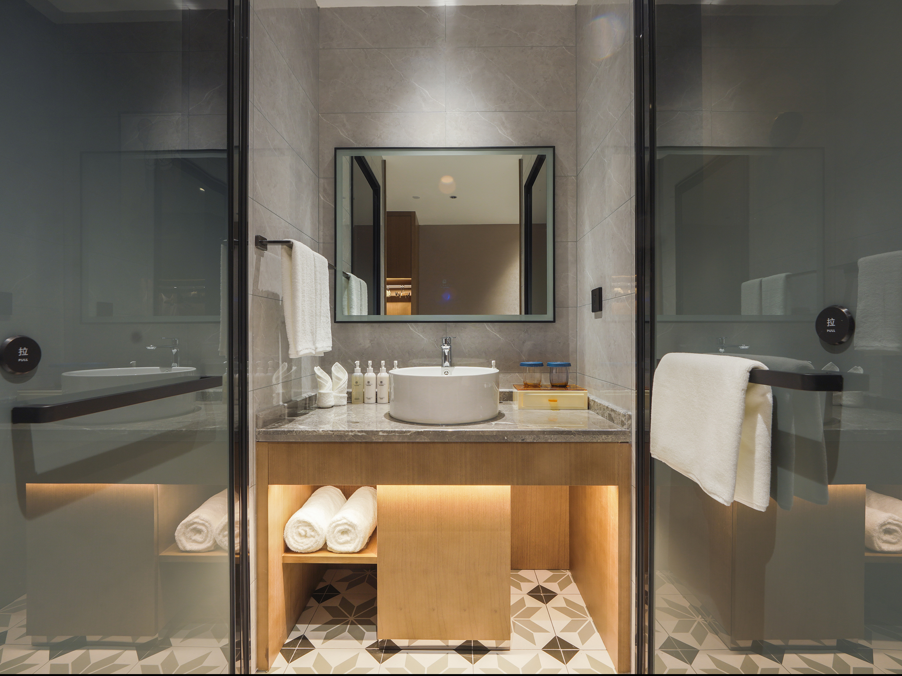 特惠电竞双人房【RTX5060+32G+2K240HZ]+Steam特权】