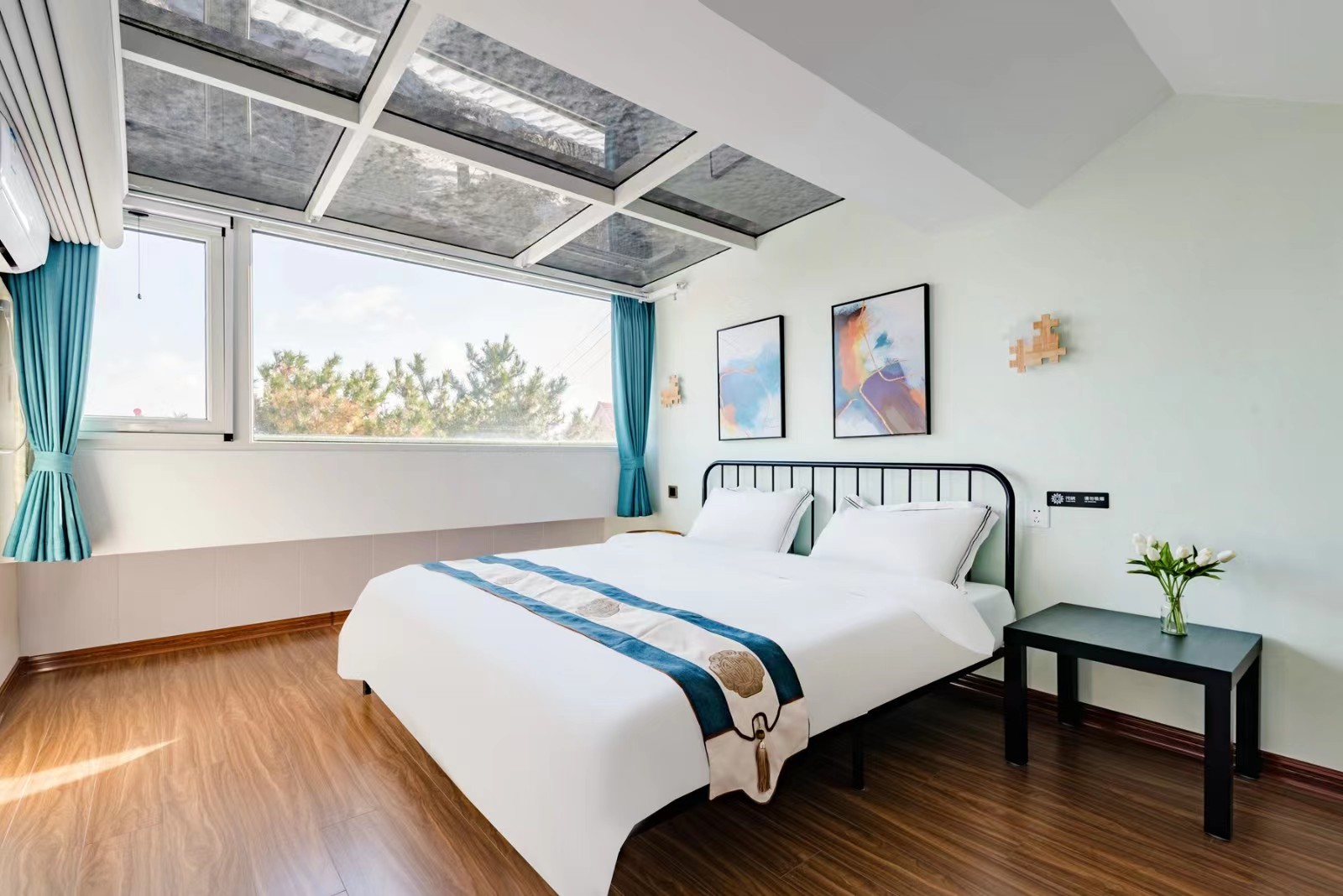 观海loft大床房（全景飘窗+独立客厅+梳化床）