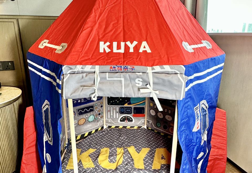 Yangzi River International Conference CenterSuper Wings Space Theme Twin Room