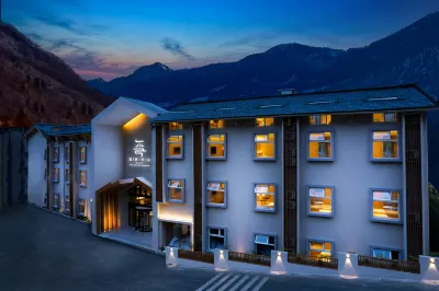 Yushe Yunshan Designer Hot Spring Hotel (Jiuzhaigou Scenic Area Visitor Center) Hotel a 