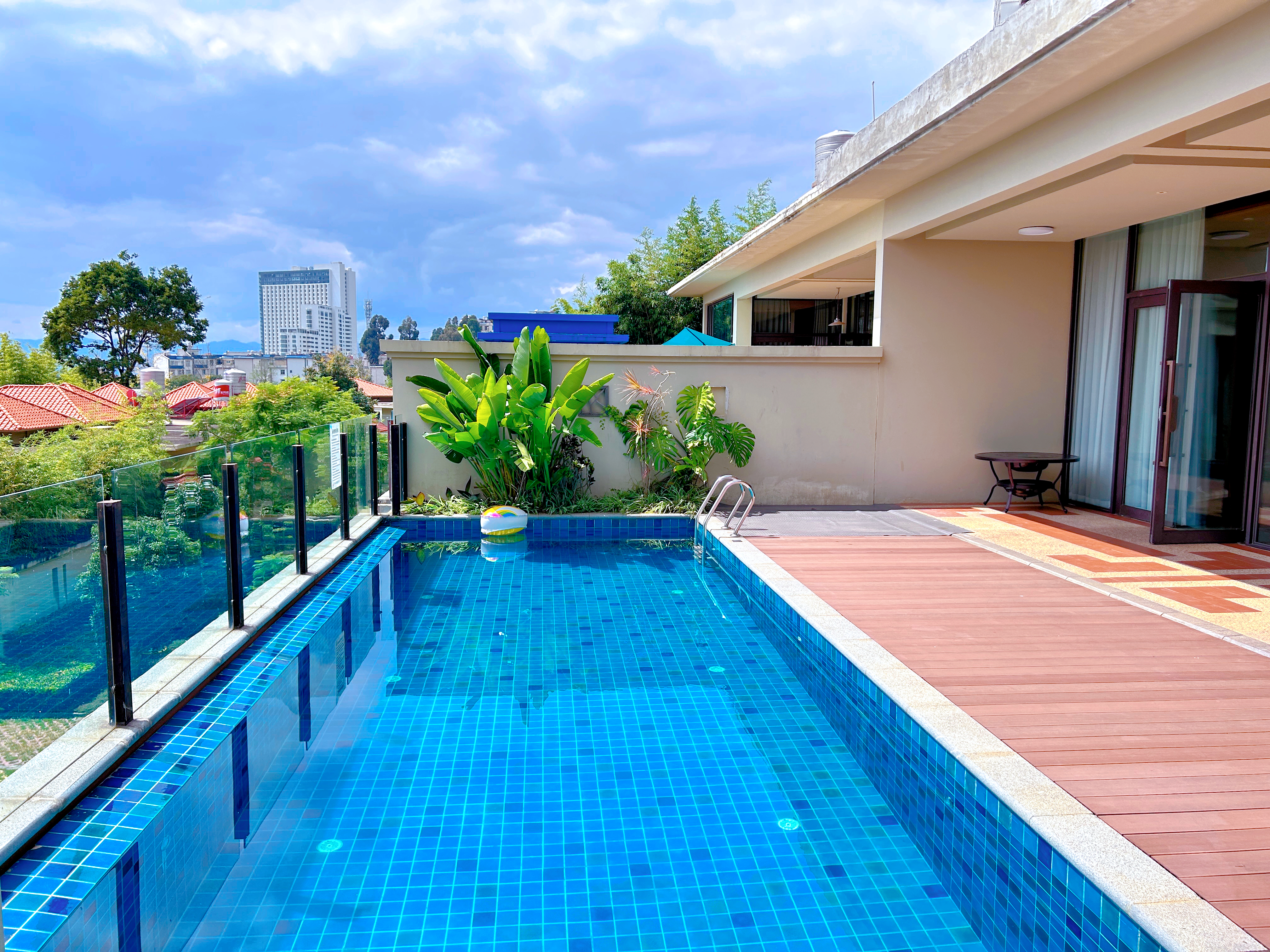 云享·庭院双卧亲子泳池别墅