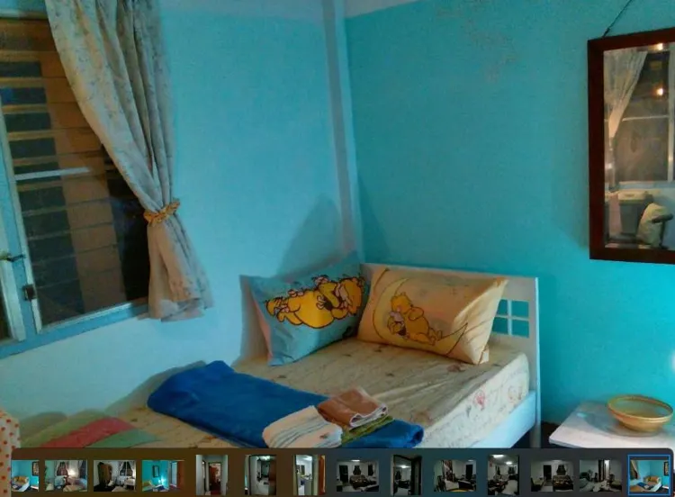 ห้องเดี่ยวหัวมุมชั้นล่างมีแอร์และวิวสองด้าน ห้องน้ำและห้องครัวรวมอยู่ข้างห้อง