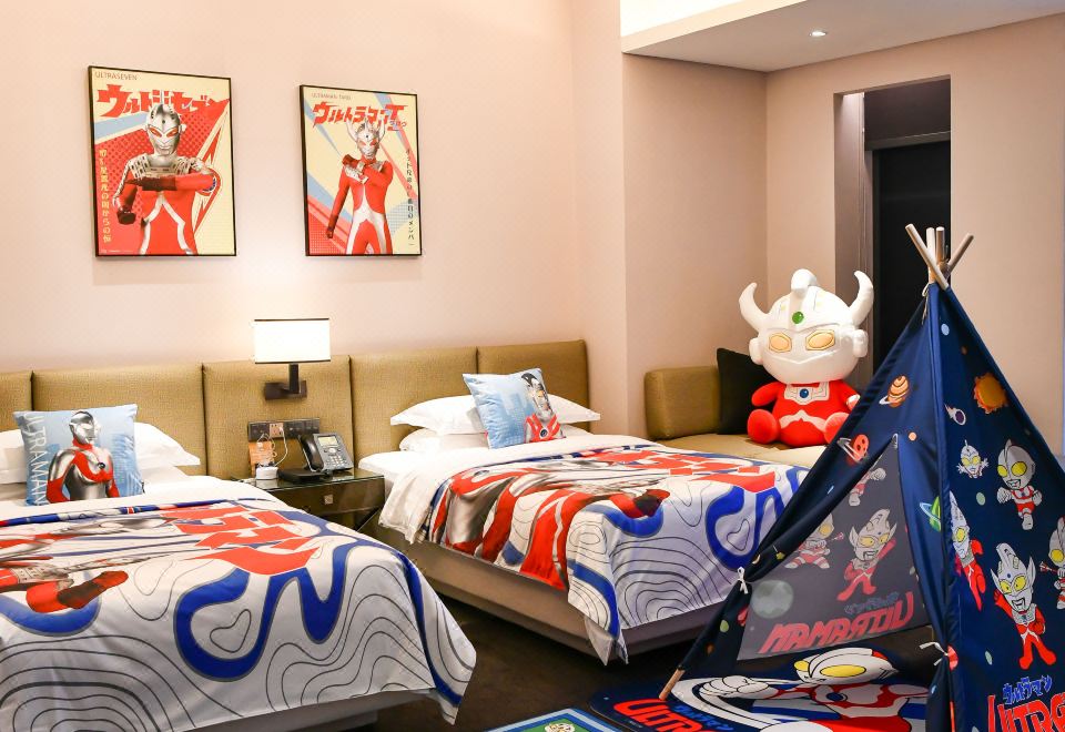 奥特曼亲子主题双床房|超大空间|帐篷|游戏地垫