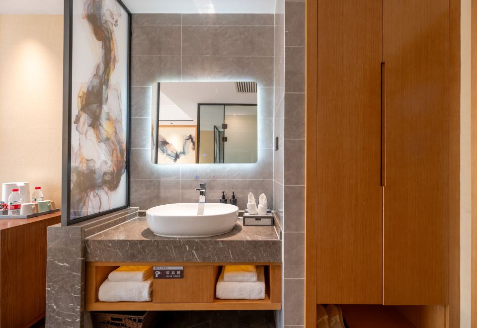 Tatami Twin Room (Smart Guest Control + Fridge + Tatami)