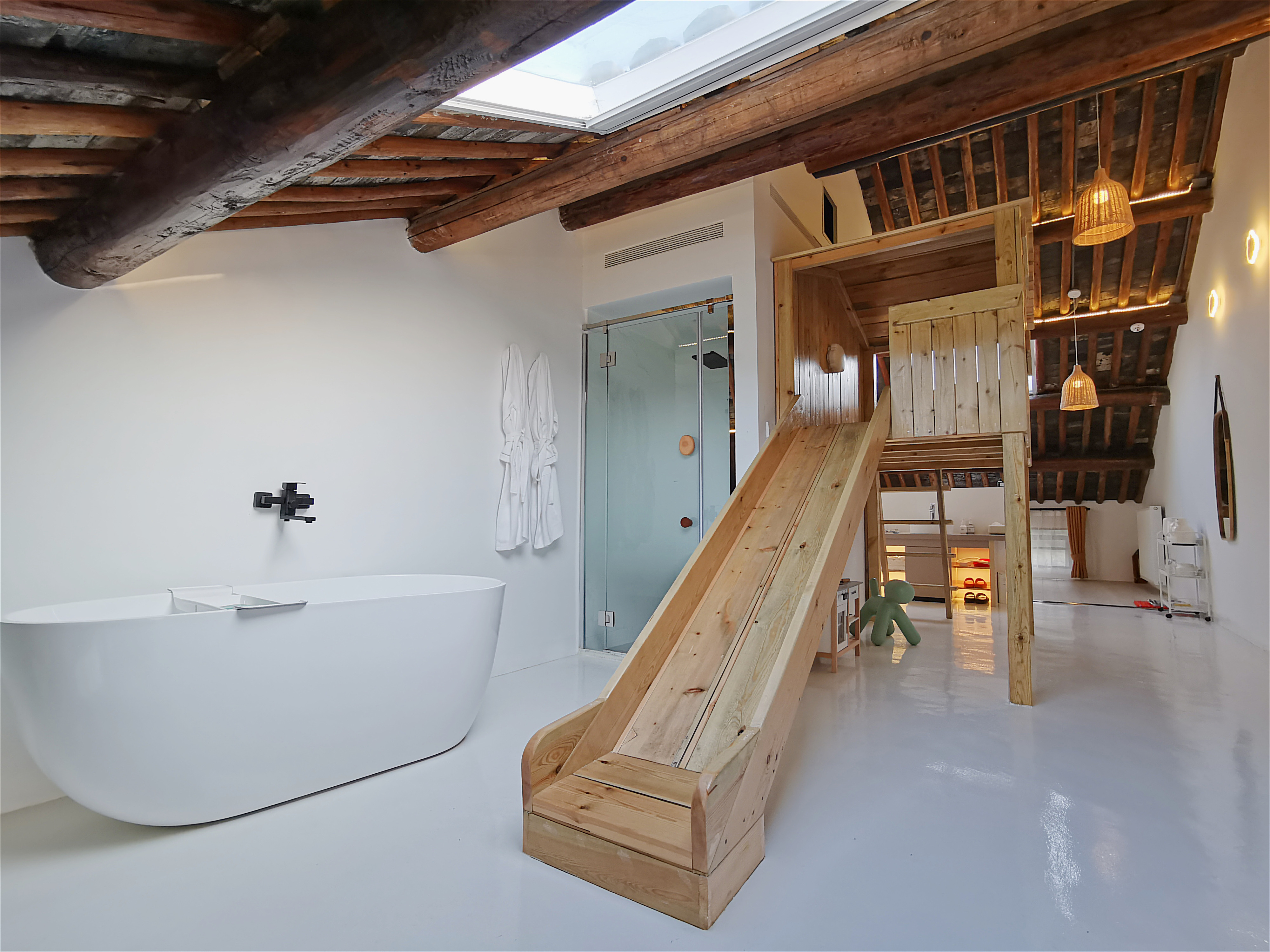 悠游·滑梯亲子房