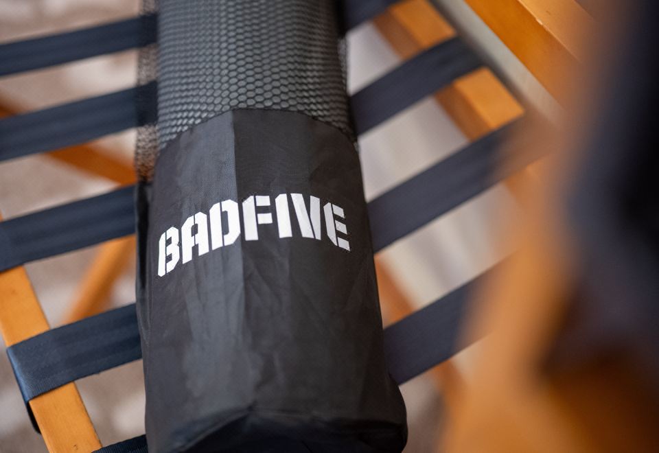 反伍Live With Hoops大床房