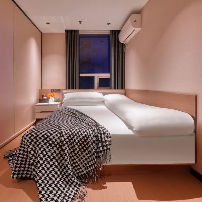 靜享榻榻米房（好眠零壓床墊&投屏電視&公區提供洗衣房） 樂天假日飯店（珠海拱北口岸步行街店）優惠