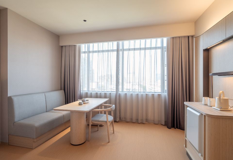 JI Hotel (Gangchang Road Branch Zhuhai Station)Family Room