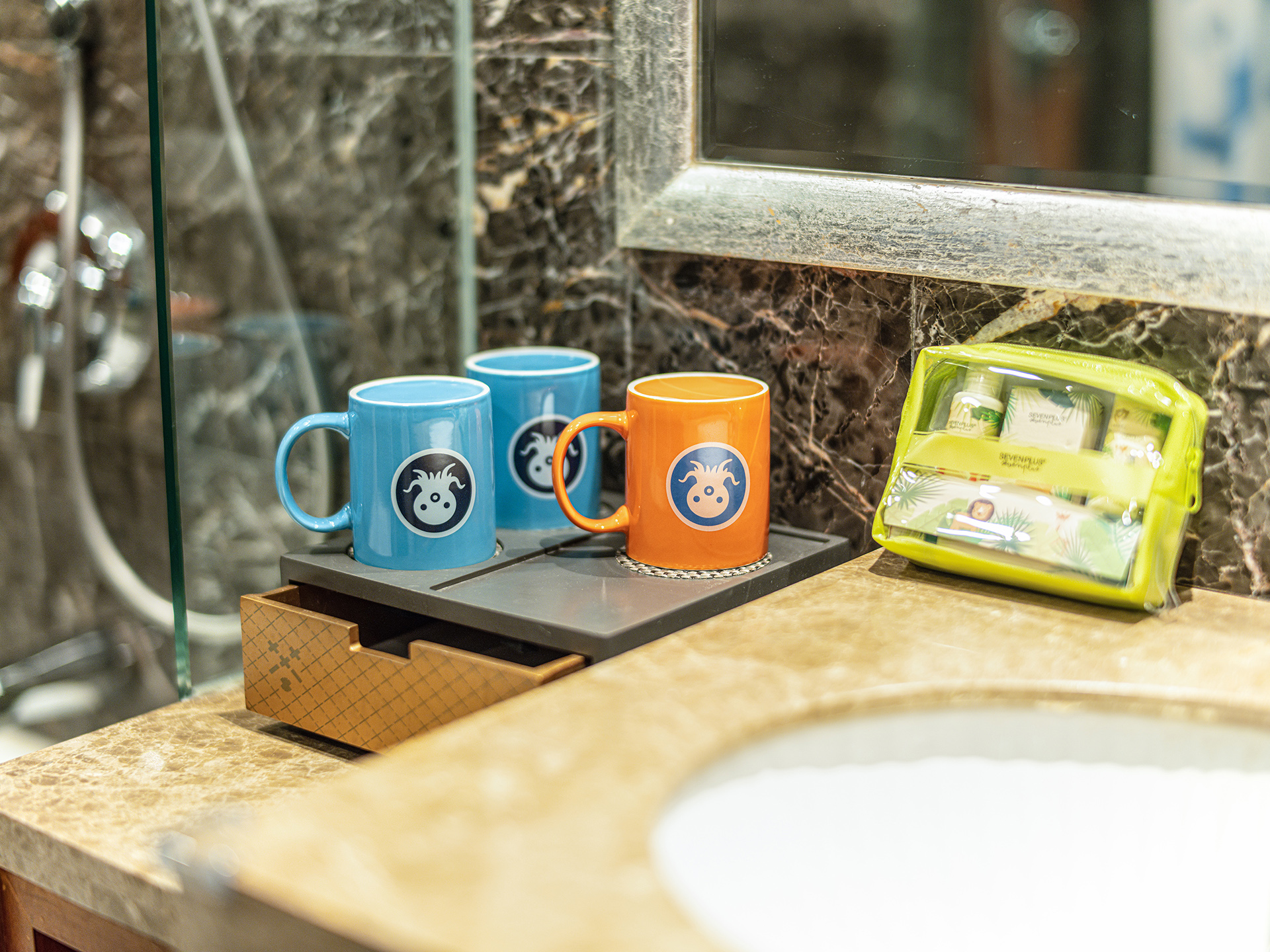 海底小縱隊親子家庭間