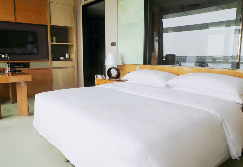 暖汤温泉·低楼层·湖景大床房