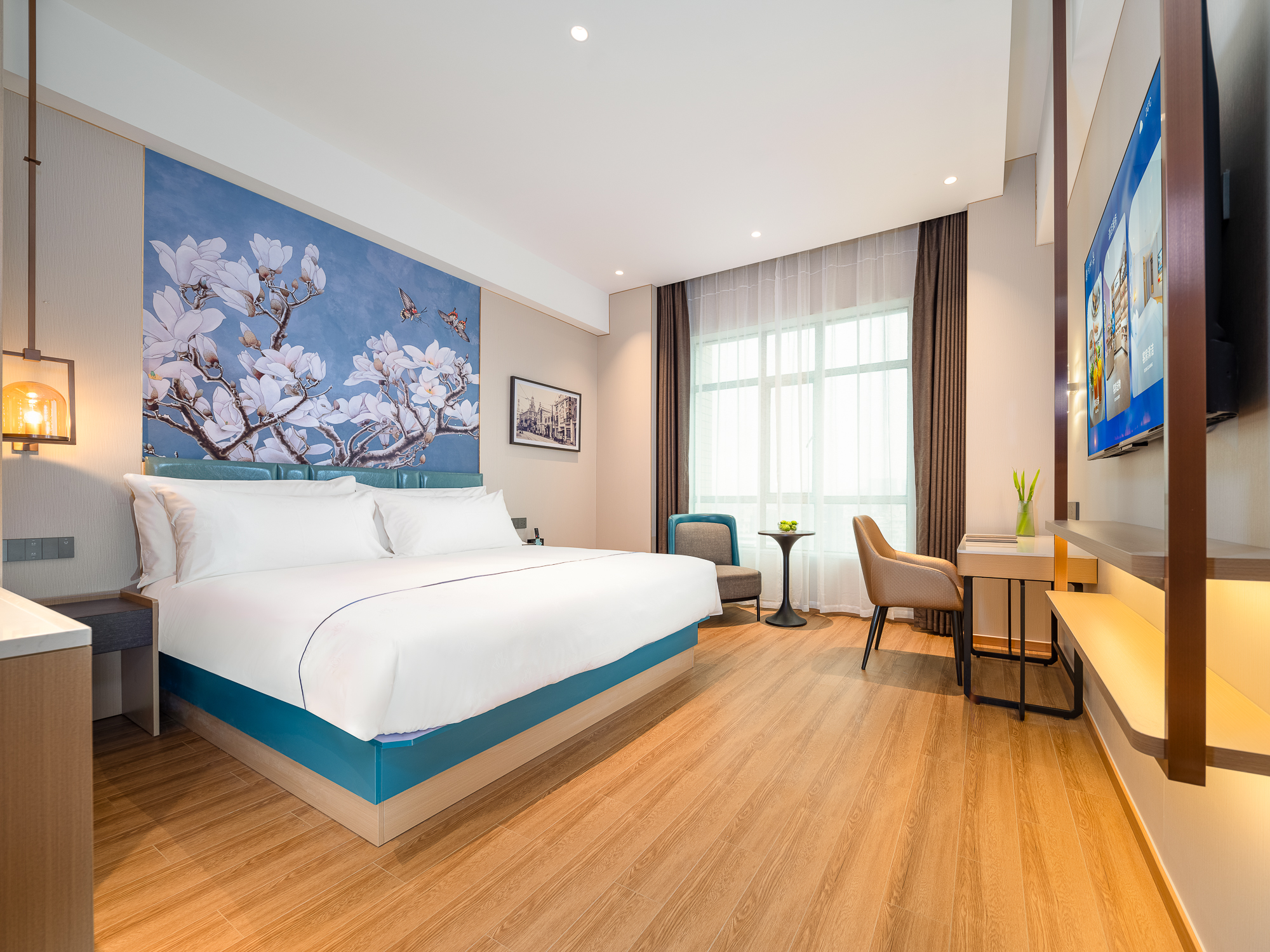 智能轻雅大床房（商务办公桌+智能客控+零压睡眠床垫）