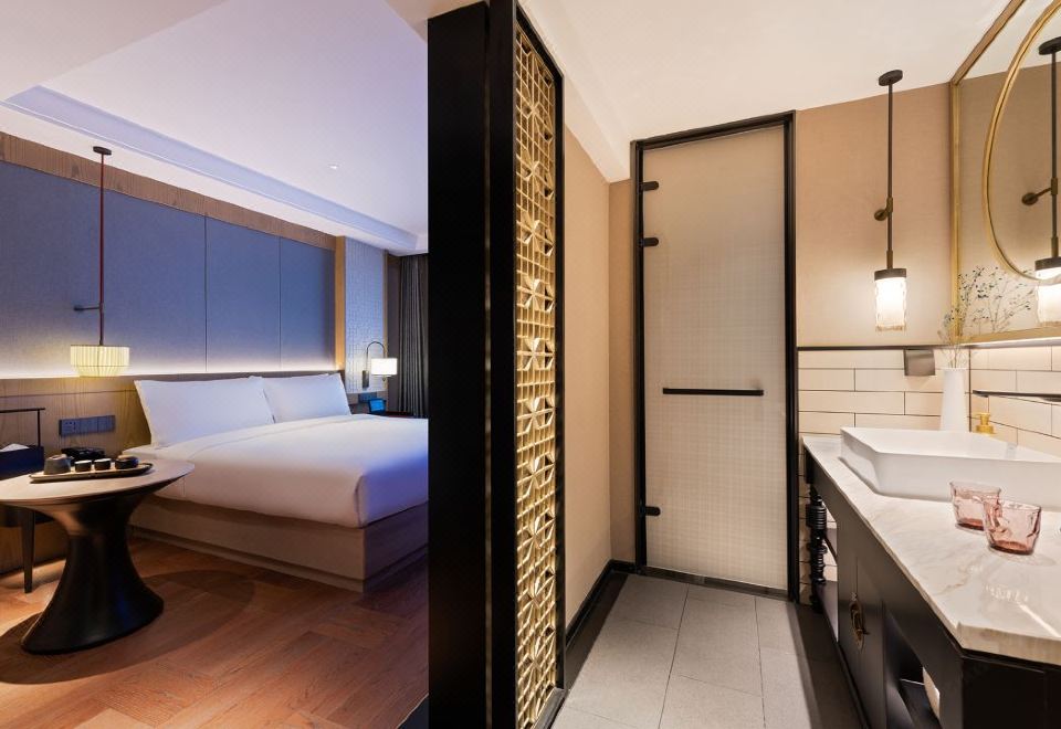 Beijing Gulou courtyard MANXIN HotelJingyun Deluxe Family Room (Smart Home + Family Fun + Extra Large Sofa Bed)