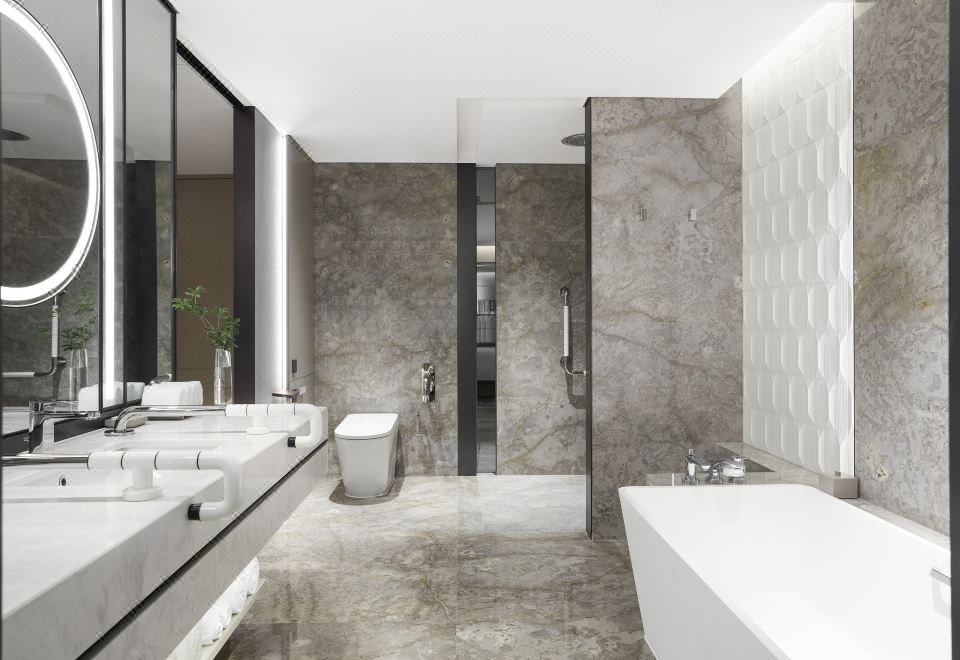 露台湖景双床房